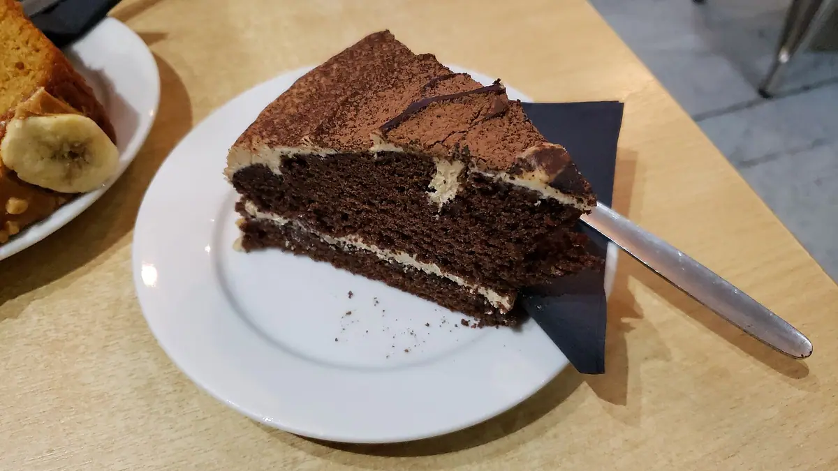 Cumbria Cake Shop – cake shop in Workington town centre